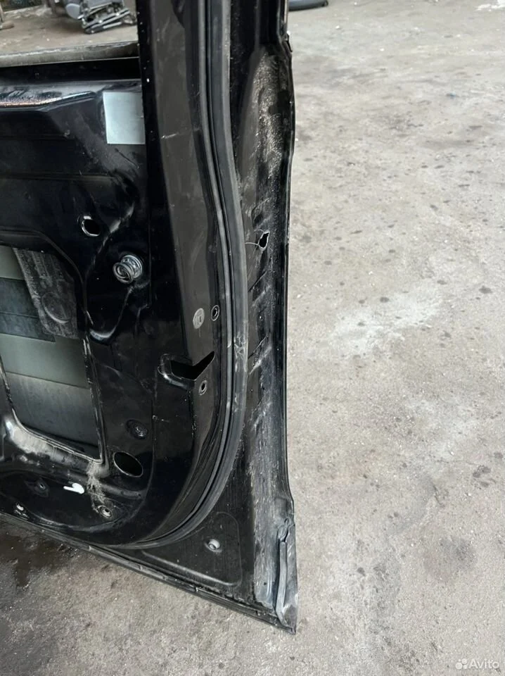 Передняя правая дверь audi q7 4l0831052a