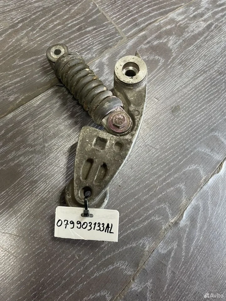 Натяжитель приводного ремня vag 079903133al