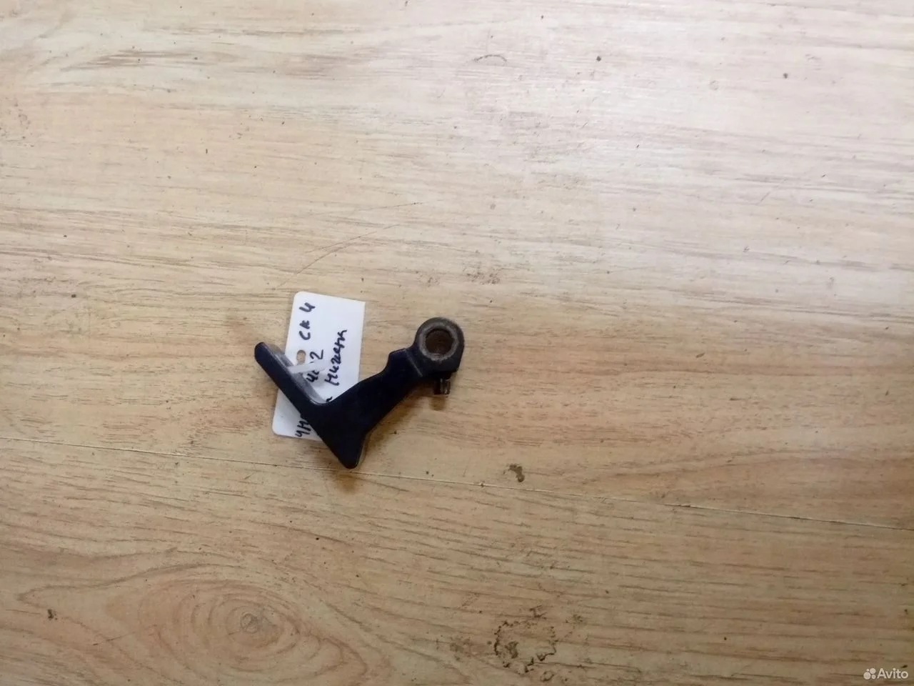 Петля верхняя правая audi a8 d4 4h0831402