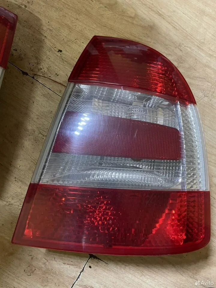 Фонарь задний правый skoda superb седан