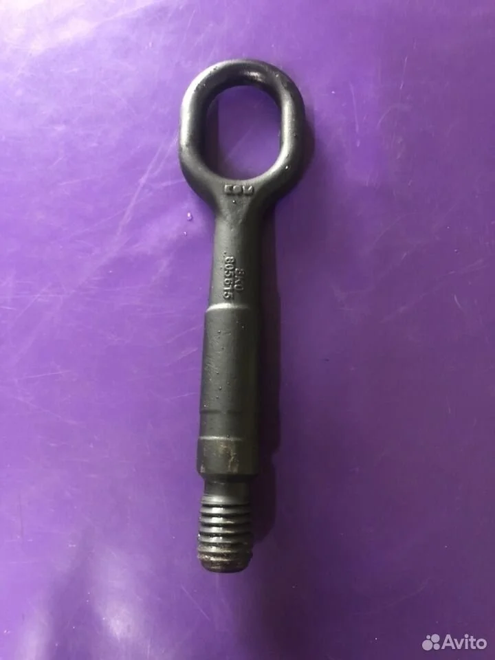 Крюк буксировочный 8k0805615