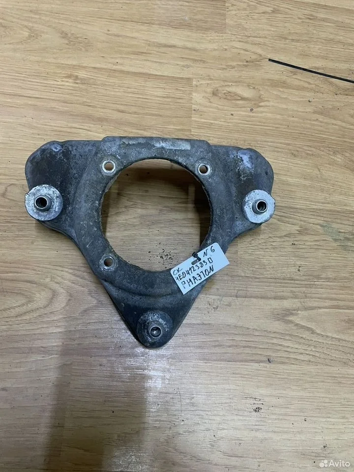 Кронштейн амортизатора левый правый phaeton