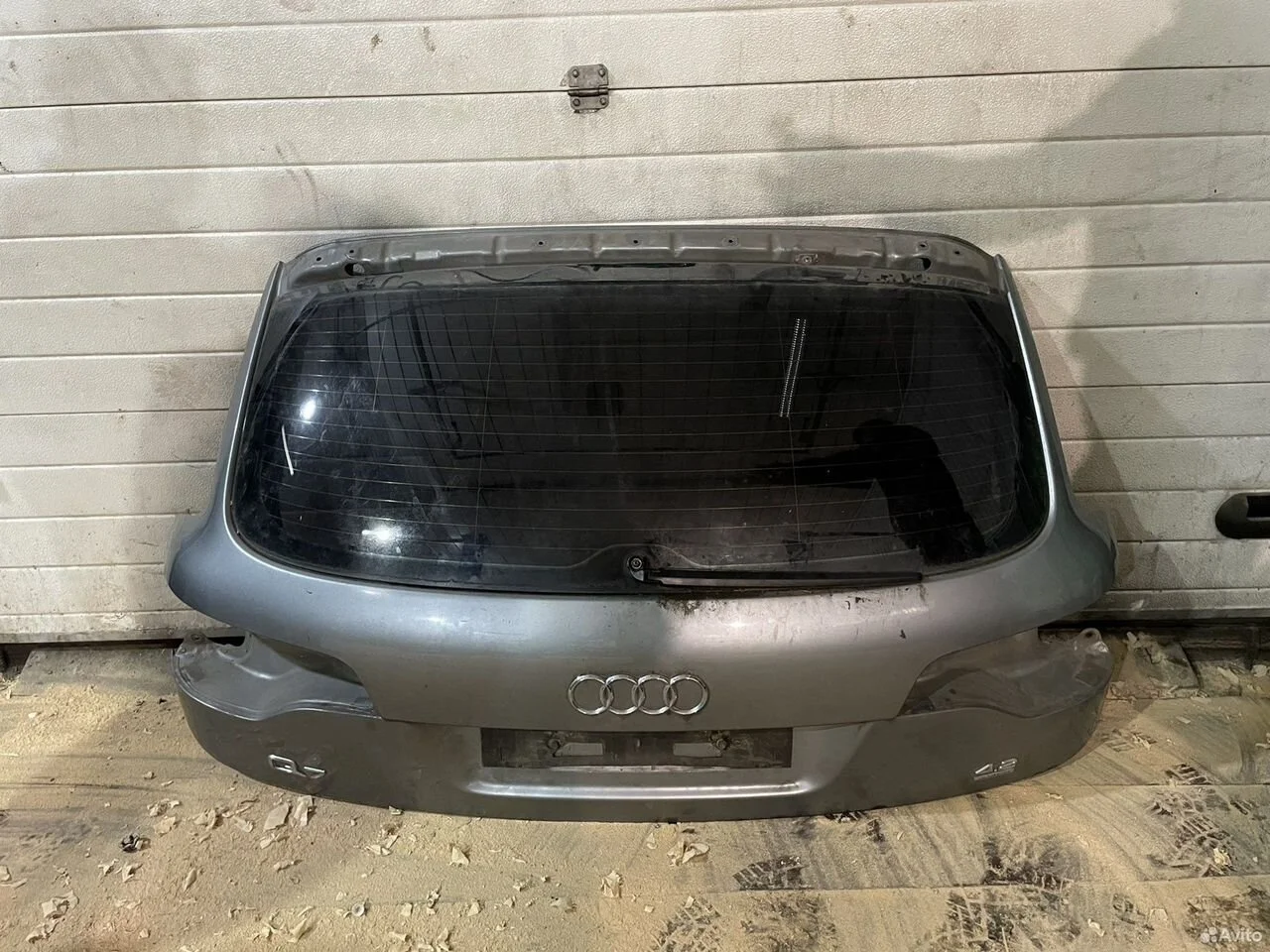 Крышка багажника audi q7 4l 4l0827023