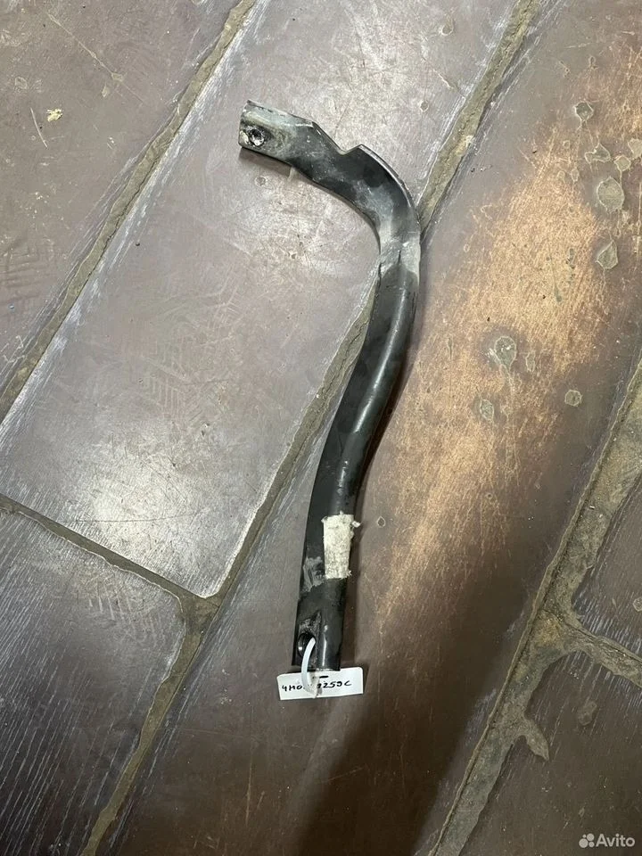 Кронштейн переднего левого крыла audi a8 d4