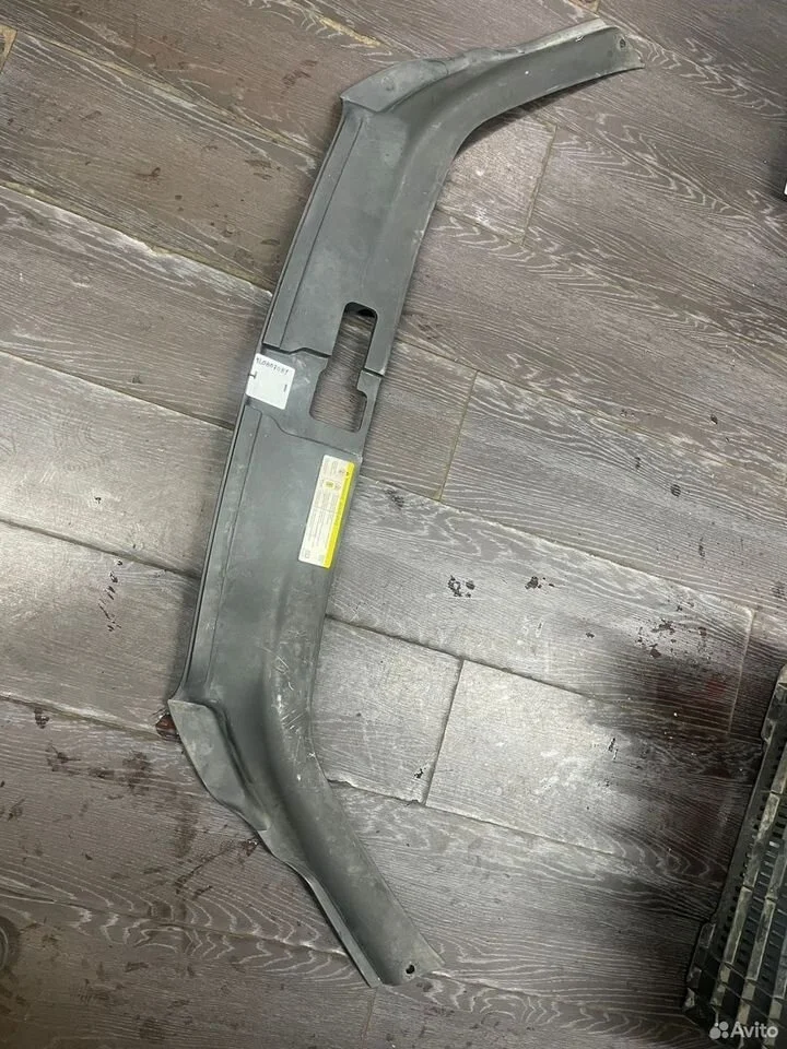 Накладка подкапотная audi q7 2010г. 4l0807081