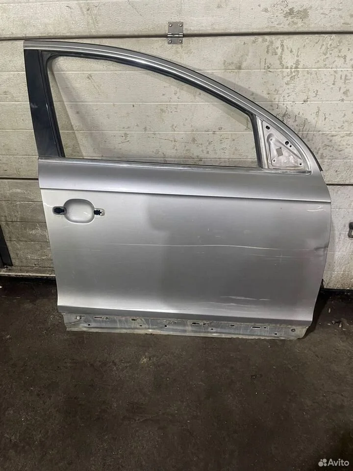 Дверь передняя правая audi q7 4l0831052a