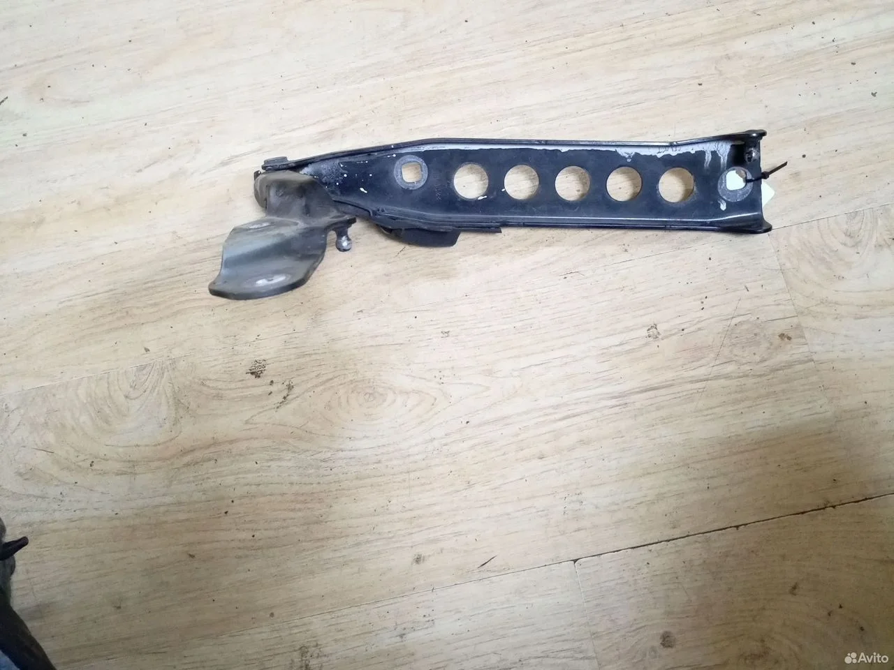 Петля капота правая audi a8 d4 4h0823302d