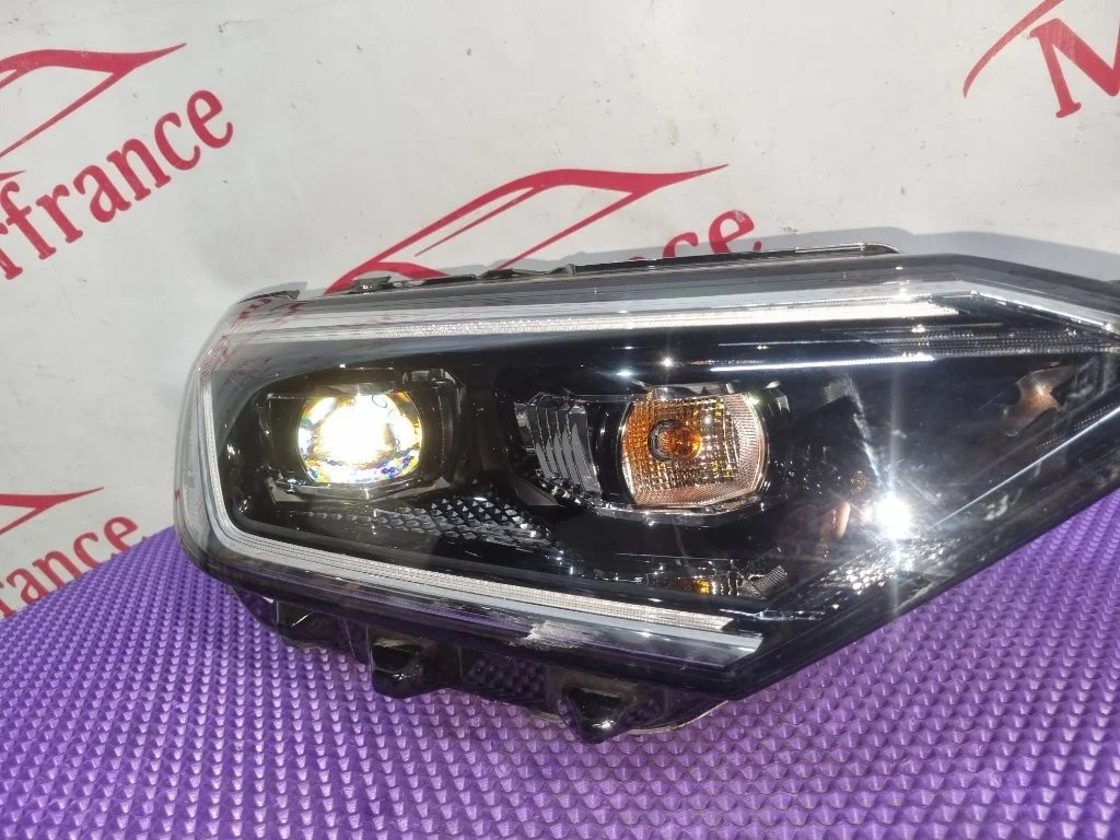 Фара светодиодная Volkswagen Jetta 2023 17B941036E JEM