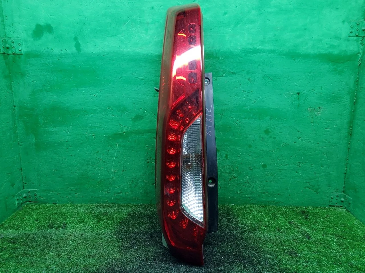 Фонарь Nissan X-Trail 2010-2015 T31