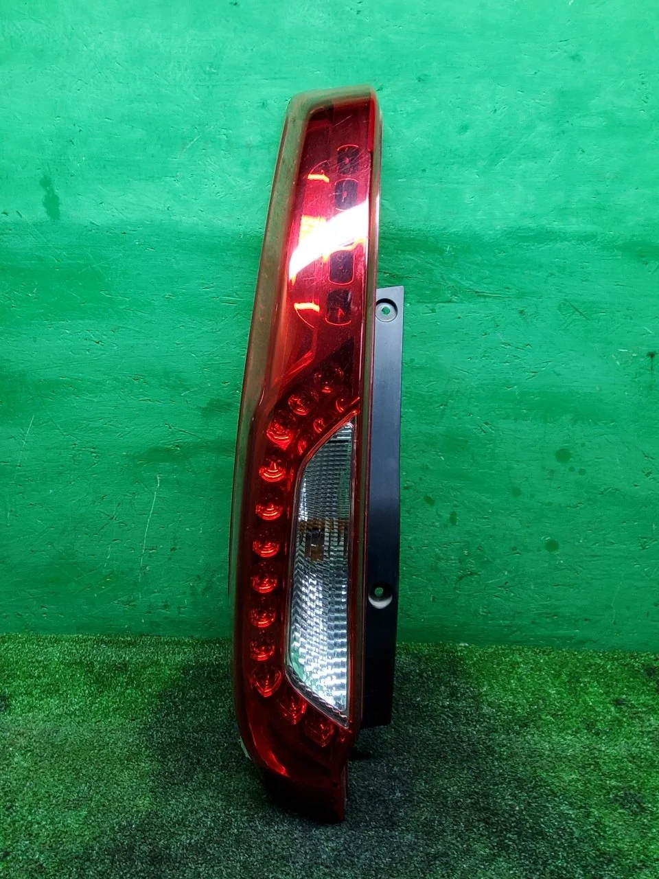 Фонарь Nissan X-Trail 2010-2015 T31