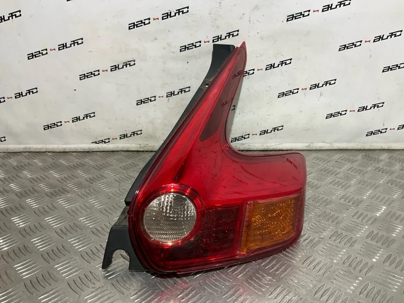 Фонарь Nissan Juke 2011 265501KA0A, правый