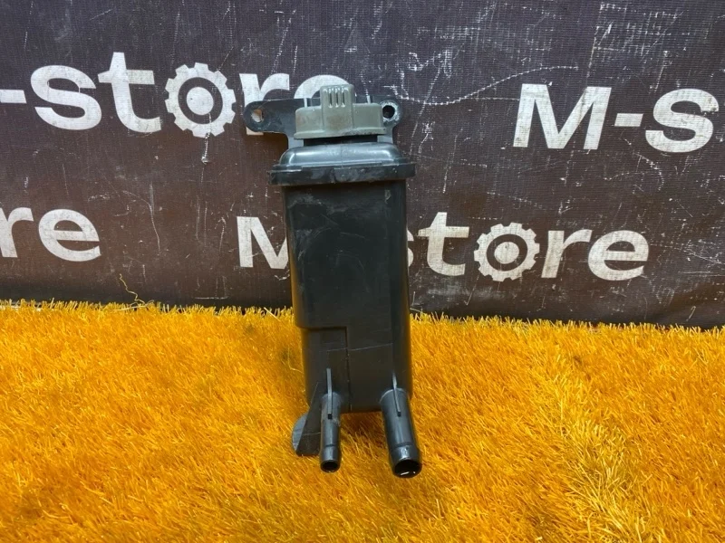 Бачок гидроусилителя Audi A4 2004 8E0422373B B7/8E ALT