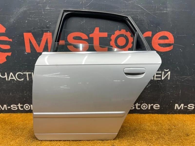 Дверь Audi A4 2004 8E0833051J B7/8E ALT, задняя левая