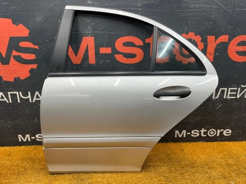Дверь Mercedes-Benz C-Class 2003 A2037300705 W203 271.946, задняя левая