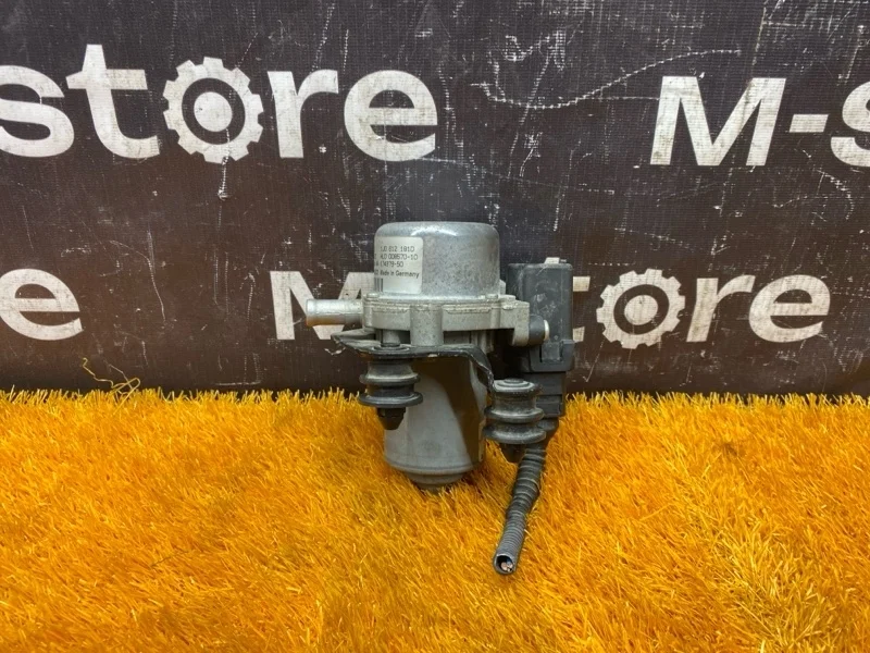 Насос вакуумный Volkswagen Tiguan 2013 1J0612181D 5N CTHD