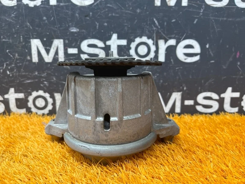 Подушка двигателя Mercedes-Benz C-Class 2010 A2042400117 W204 271.860, левая