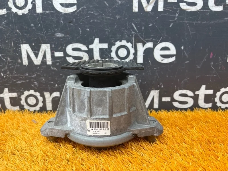 Подушка двигателя Mercedes-Benz C-Class 2010 A2042400117 W204 271.860, правая