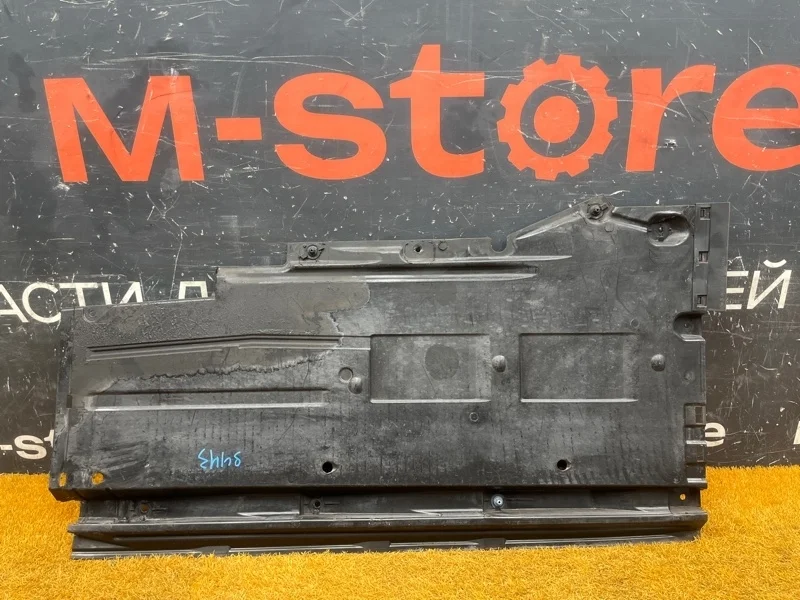 Защита днища кузова Audi A4 2009 8K0825208D B8/8K CDNC, правая