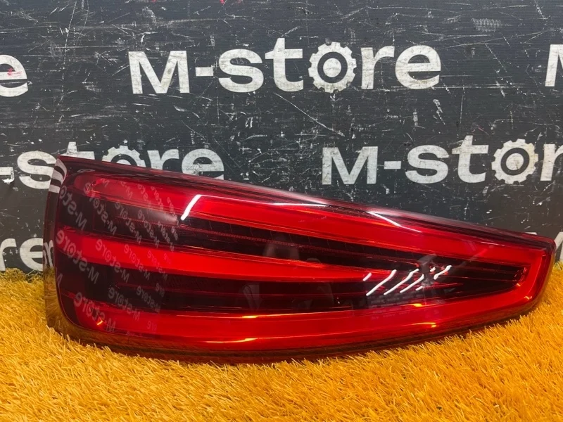 Фонарь задний Audi Q3 2013 8U0945093A 8U CCZC, левый