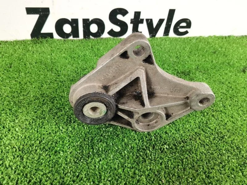 Нижняя опора мкпп кронштейн ford focus 2013