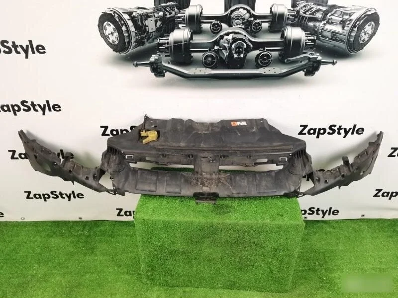 Кронштейн крепления бампера Ford Focus 3