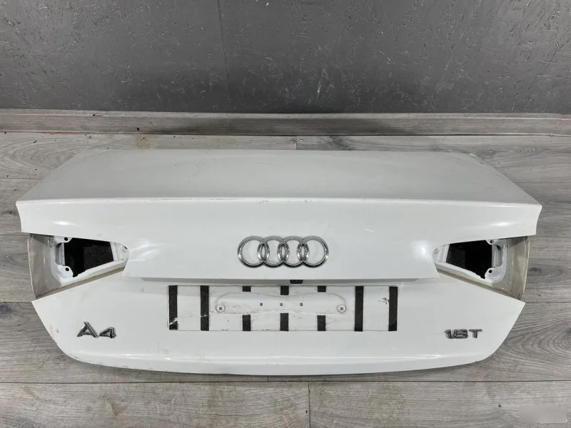 Крышка багажника Audi A4 B8