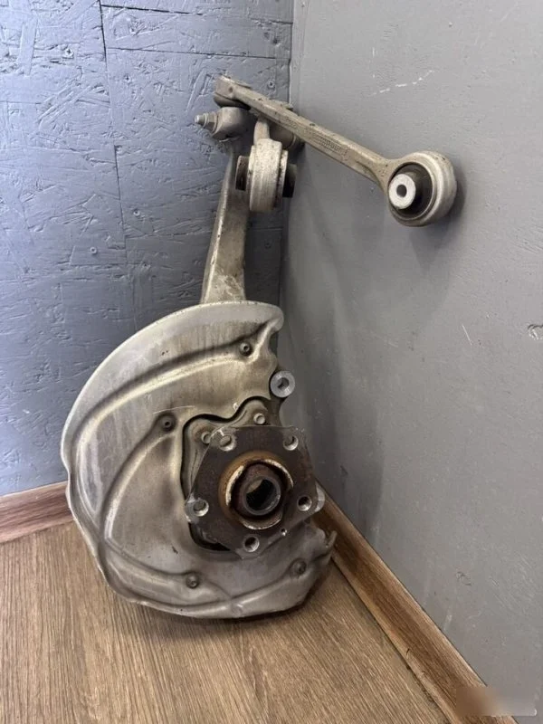 Кулак поворотный Audi A4 B9