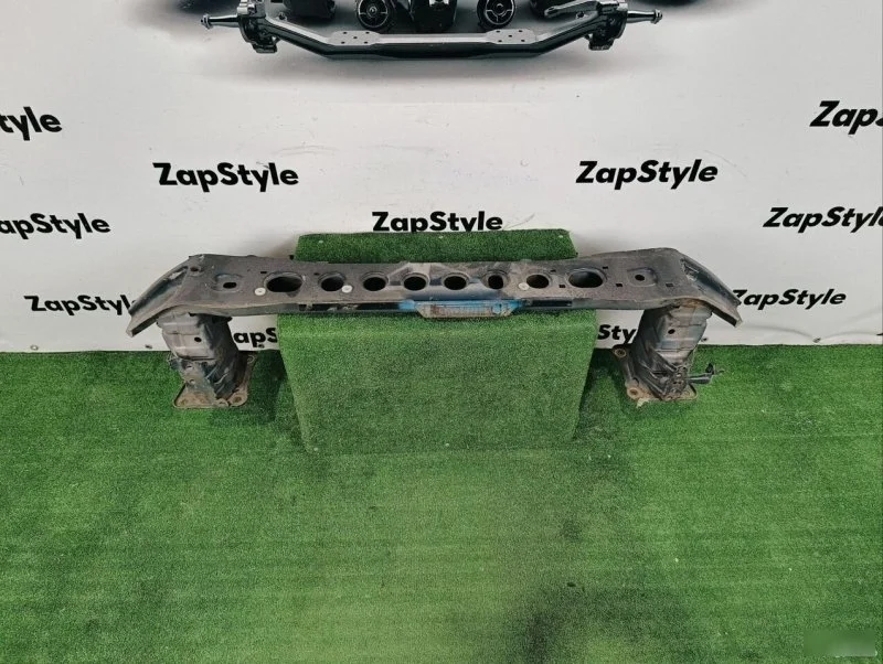 Усилитель бампера Ford Focus 3