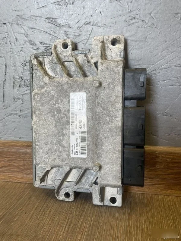 Блок управления двс Ford Focus 3