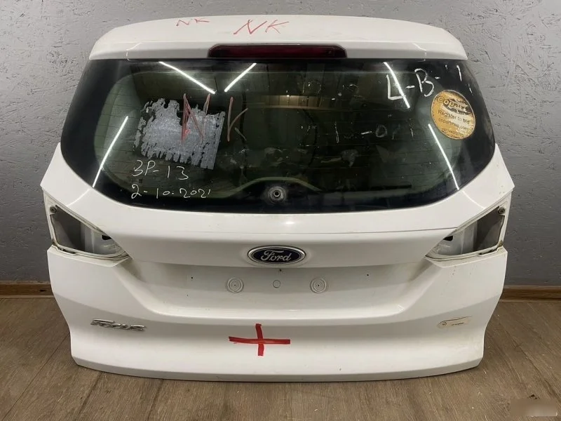 Крышка багажника Ford Focus 3 2011-2019
