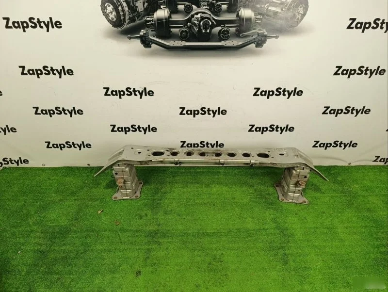 Усилитель бампера Ford Focus 3