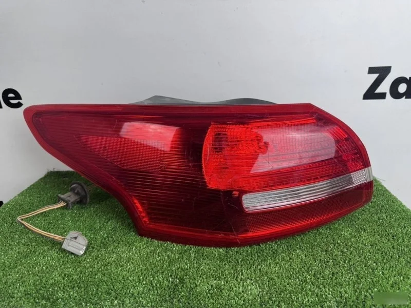 Фонарь Ford Focus 3