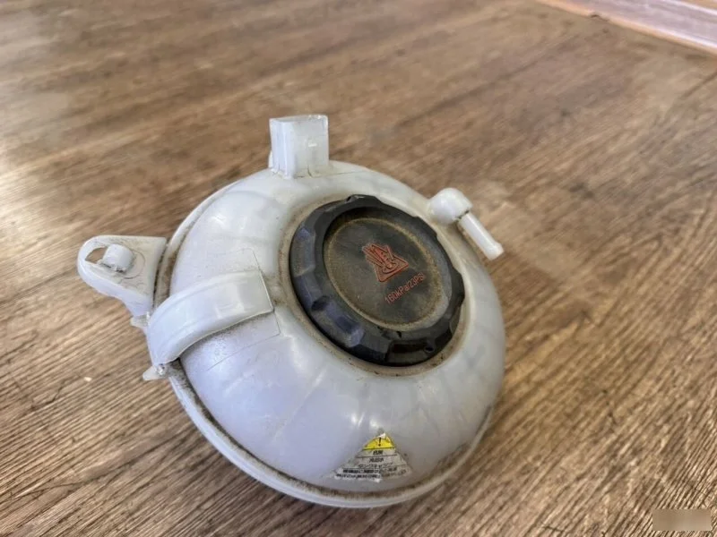 Расширительный бачок Volkswagen Tiguan 2