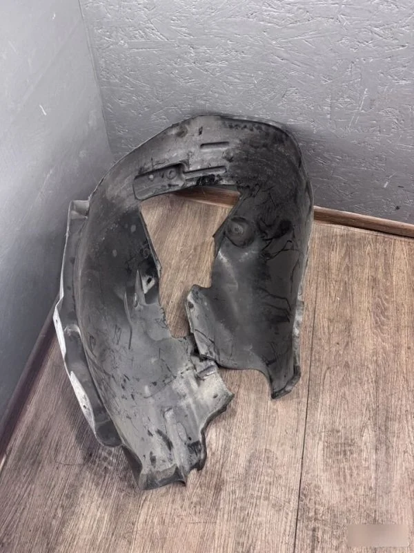 Подкрылок Audi Q5 8R