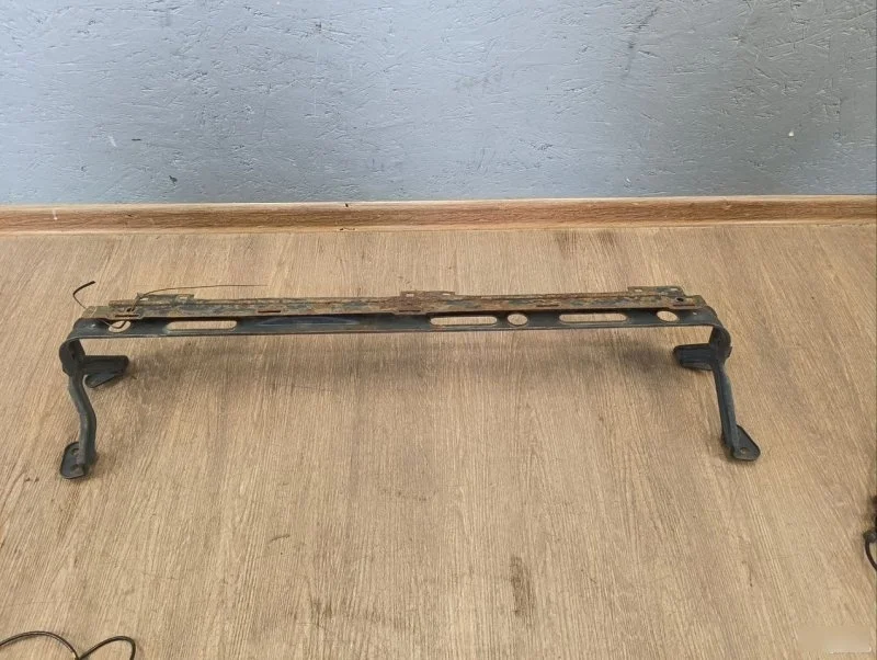 Кронштейн радиаторов Volvo S40