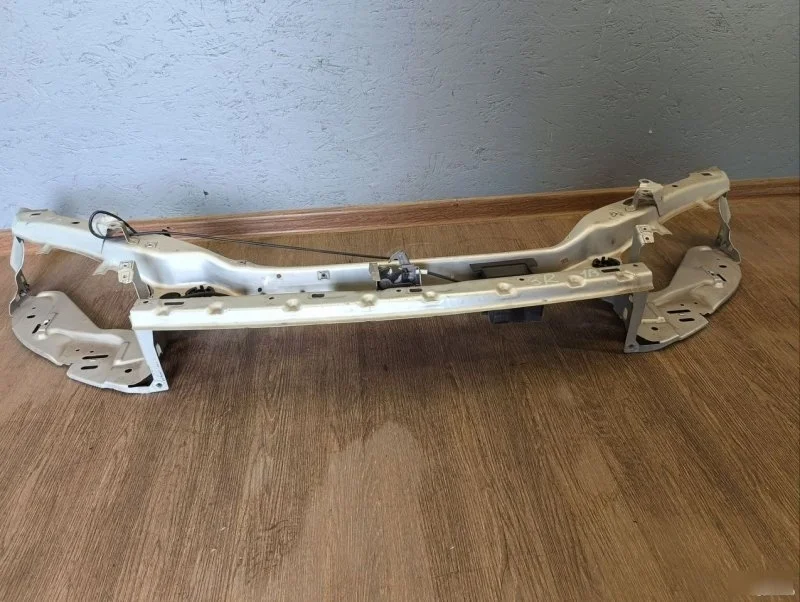 Панель телевизор Volvo V50