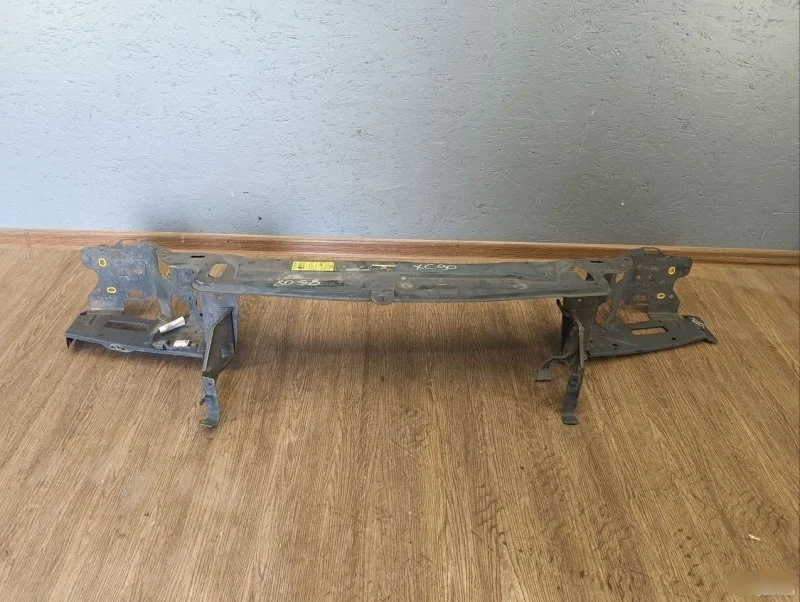 Панель телевизор Volvo XC90