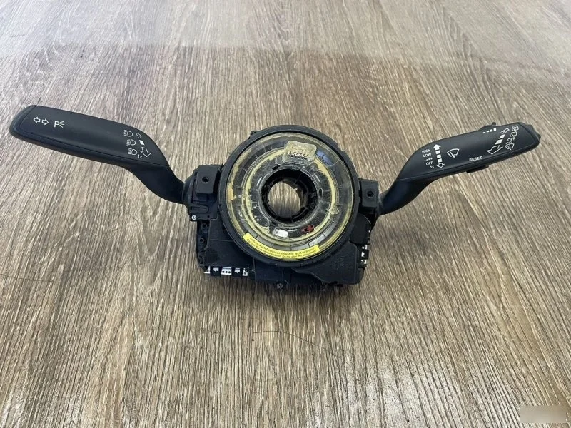 Переключатель подрулевой Audi Q5 8R