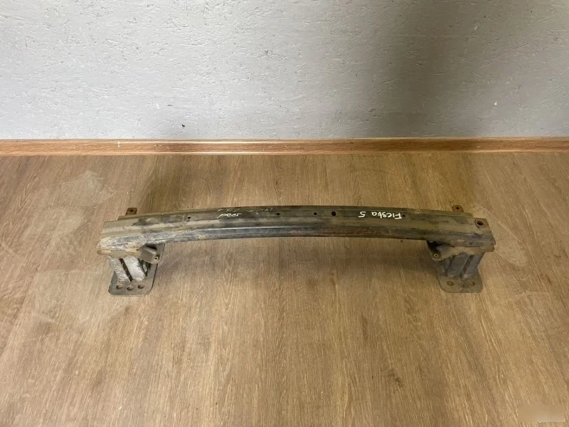 Усилитель бампера Ford Fiesta 5