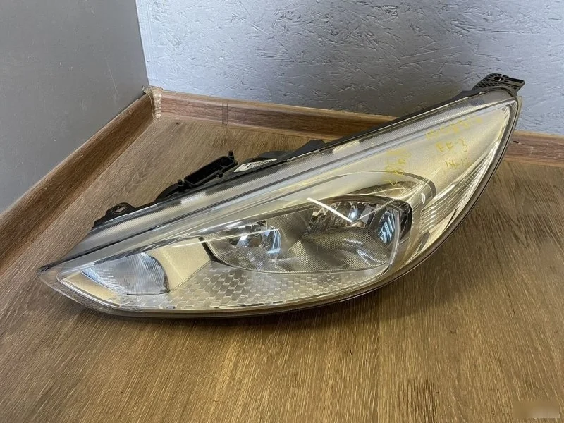 Фара Ford Focus 3