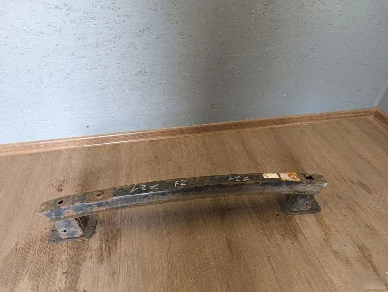 Усилитель бампера Ford Focus 2