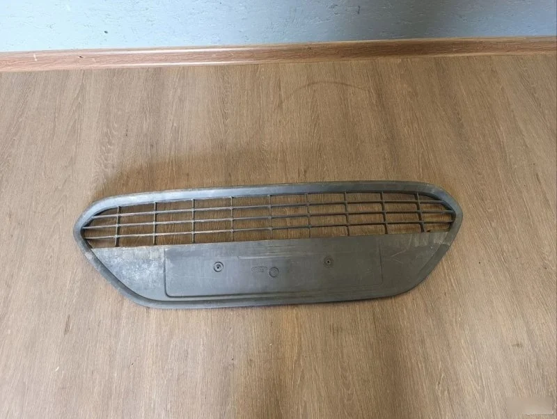 Решетка бампера Ford Focus 2