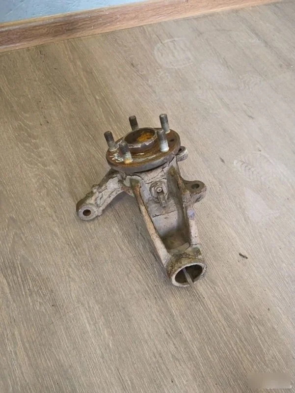 Кулак поворотный Ford Galaxy 2