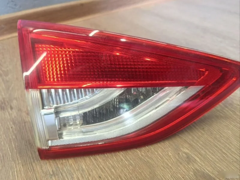 Фонарь Ford Kuga 2 2012-2016