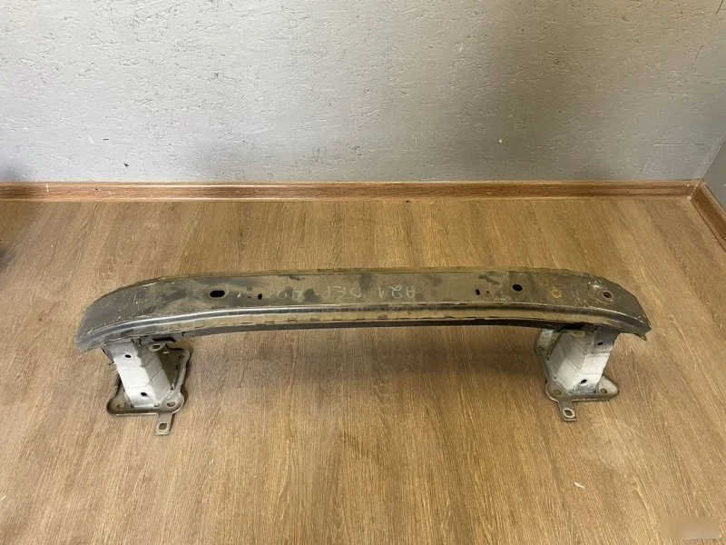 Усилитель бампера Volvo S40