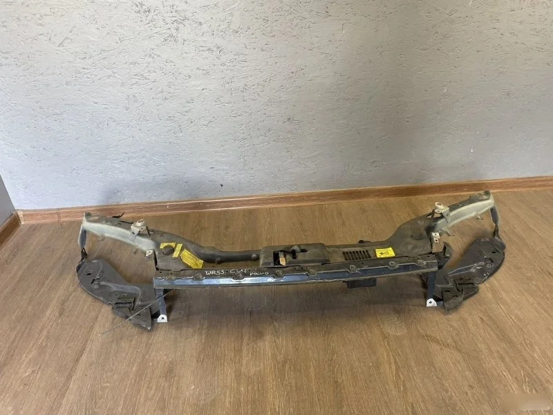 Панель Volvo S40