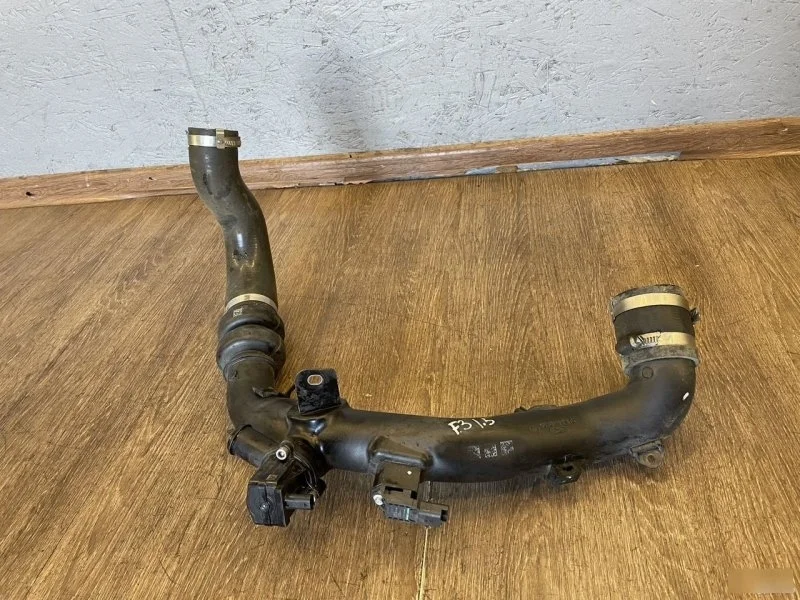 Патрубок интеркулера Ford Focus 3