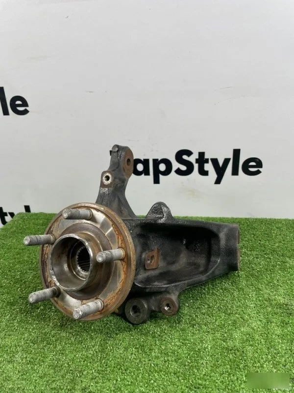 Поворотный кулак Ford Focus 3