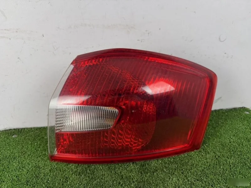 Фонарь Ford Kuga 1