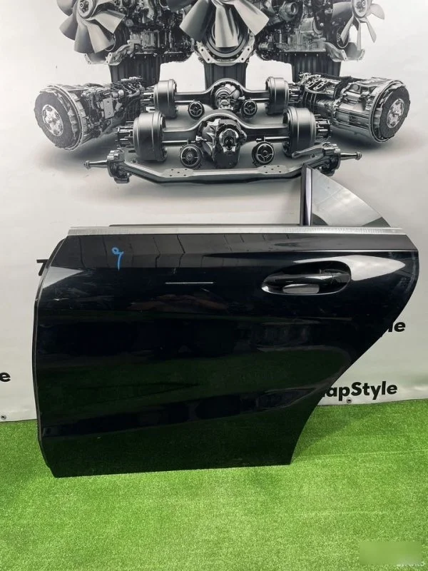 Дверь Mercedes CLA 2013-2019 C117